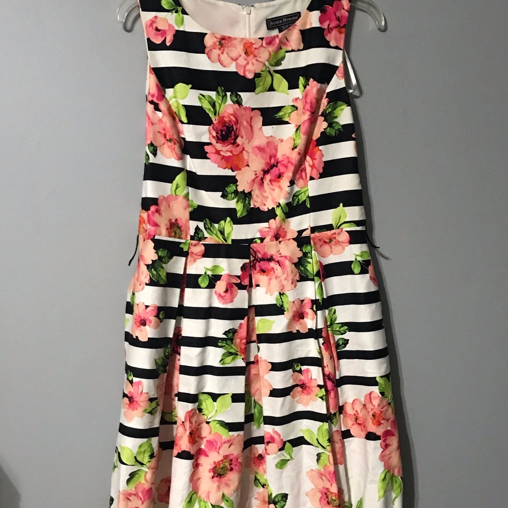Beautiful Jessica Howard dress